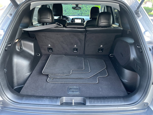 Used 2019 Jeep Cherokee Limited image 29