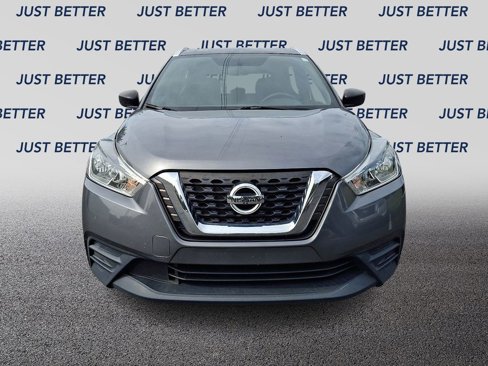Used 2019 Nissan Kicks S image 2