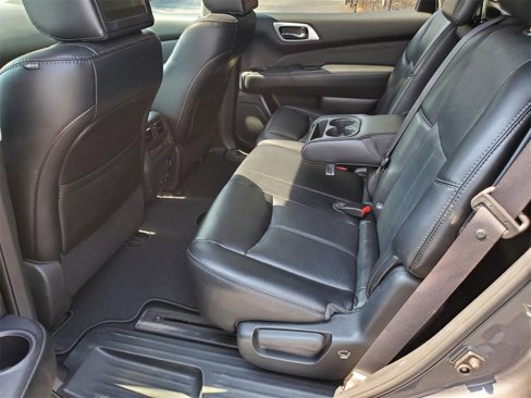 Used 2017 Nissan Pathfinder Platinum w/ Family Entertainment Package image 13