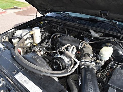 Used 2001 Chevrolet S10 Pickup LS w/ Preferred Equipment Group image 10