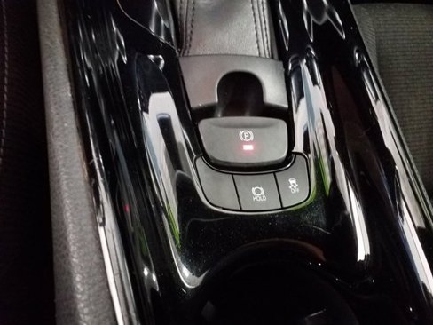 Used 2019 Toyota C-HR XLE image 9