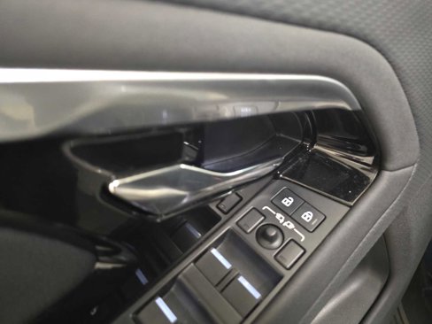 Used 2023 Land Rover Range Rover Evoque S image 26