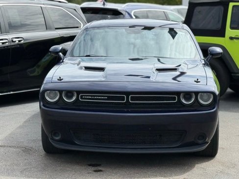 Used 2015 Dodge Challenger SXT w/ Driver Convenience Group image 30
