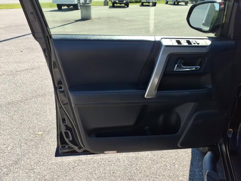 Used 2022 Toyota 4Runner SR5 image 15