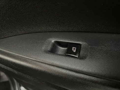 Used 2020 Mitsubishi Outlander SE image 18