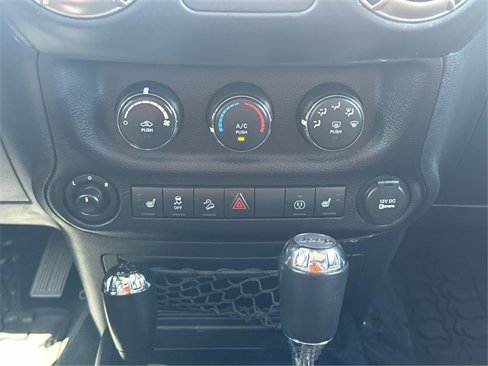 Used 2016 Jeep Wrangler Unlimited Sahara image 24