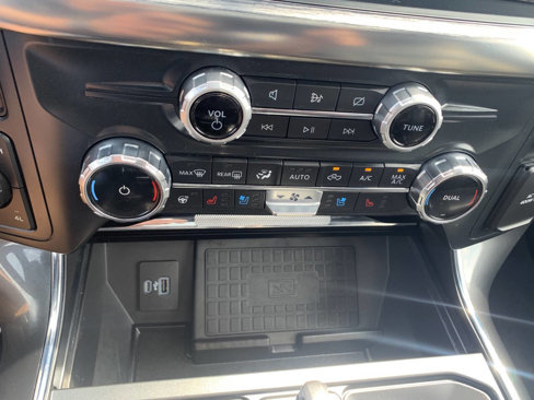 Used 2022 Ford F150 Lariat w/ Equipment Group 502A High image 19
