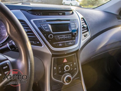 Used 2016 Hyundai Elantra SE image 22
