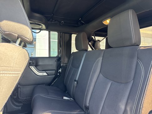 Used 2013 Jeep Wrangler Unlimited Sahara image 26