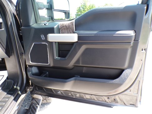 Used 2017 Ford F250 Lariat w/ Lariat Ultimate Package image 32