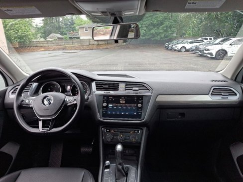 Certified 2019 Volkswagen Tiguan SE w/ Panoramic Sunroof Package image 15