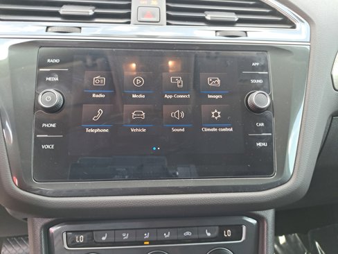 Certified 2020 Volkswagen Tiguan SE image 22