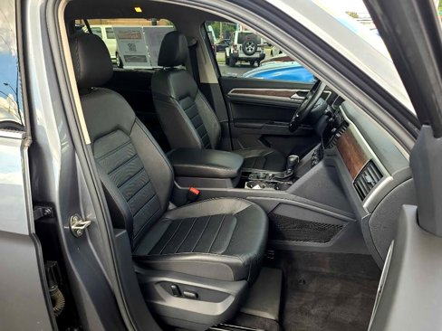 Used 2018 Volkswagen Atlas SEL Premium image 12