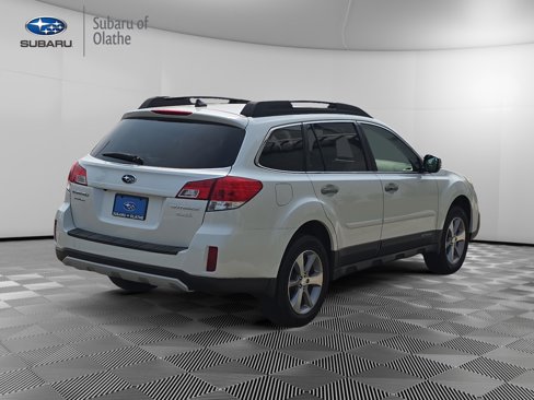 Used 2013 Subaru Outback 2.5i Limited w/ Special Appearance Pkg image 11