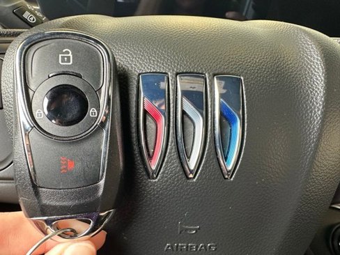 Used 2024 Buick Envista Preferred image 27