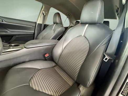 Used 2022 Toyota Camry SE image 18