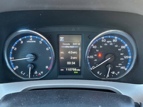 Used 2017 Toyota RAV4 Limited image 12
