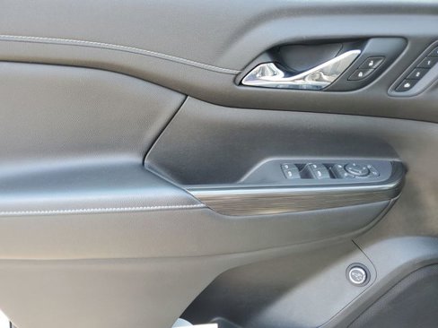 Certified 2021 GMC Acadia SLT w/ Elevation Edition image 25
