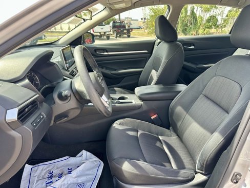 Used 2022 Nissan Altima 2.5 SV image 9