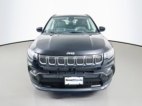 Used 2022 Jeep Compass Latitude image 2