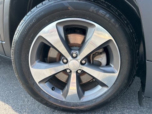 Used 2019 Jeep Cherokee Limited image 11