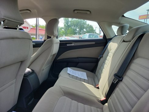 Used 2017 Ford Fusion S image 11