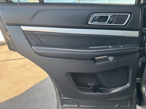 Used 2017 Ford Explorer XLT w/ Equipment Group 202A image 24
