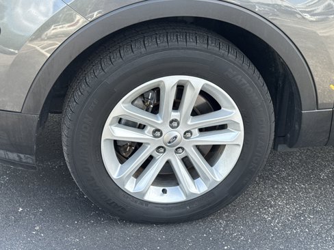 Used 2016 Ford Explorer XLT w/ Equipment Group 202A image 27