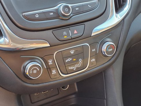 Used 2023 Chevrolet Equinox LT image 20