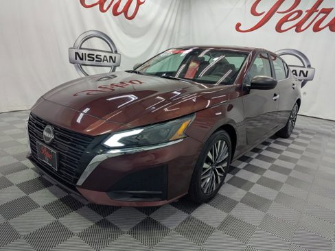 Certified 2024 Nissan Altima 2.5 SV image 1