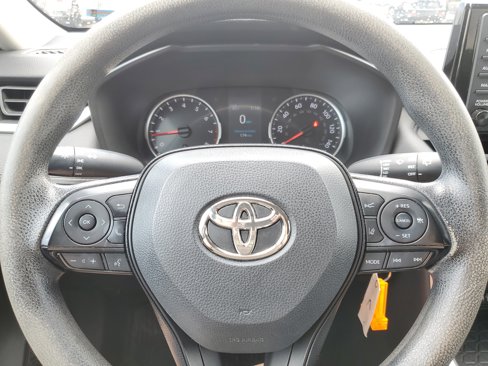 Used 2019 Toyota RAV4 LE image 7