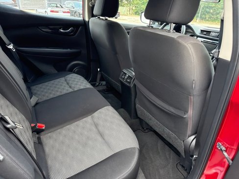 Certified 2020 Nissan Rogue Sport SV image 36