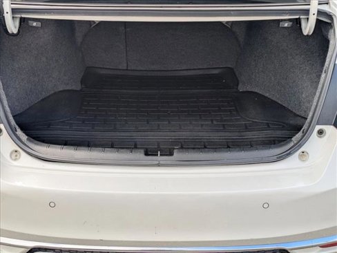 Used 2017 Honda Accord Touring image 6