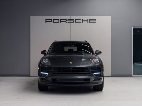 Certified 2021 Porsche Macan image 10