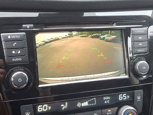 Used 2019 Nissan Rogue SV image 18