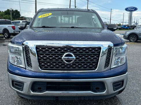 Used 2018 Nissan Titan SV image 2