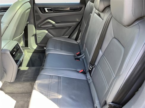 Used 2019 Porsche Cayenne image 13