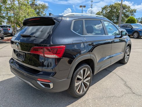 Used 2024 Volkswagen Taos SE image 4