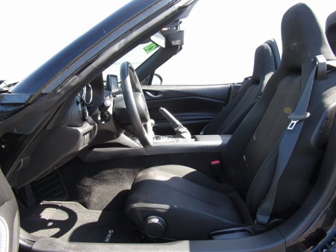 Used 2020 MAZDA MX-5 Miata Sport image 11