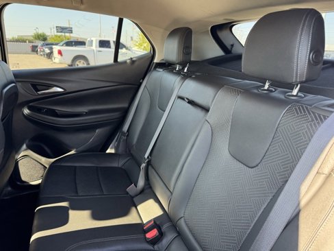 Used 2022 Buick Encore GX Essence image 14