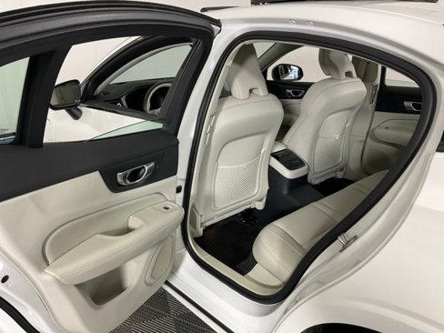 Certified 2024 Volvo S60 T8 Ultimate image 34