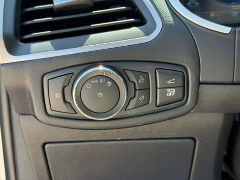 Used 2021 Ford Edge SEL w/ Convenience Package image 38