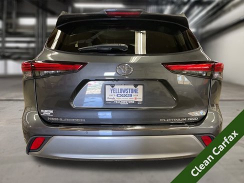 Used 2020 Toyota Highlander Platinum image 3