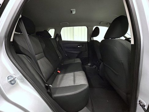 Used 2024 Nissan Rogue SV image 17