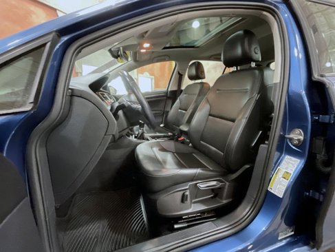 Used 2019 Volkswagen Golf SE w/ Driver Assistance Package image 10