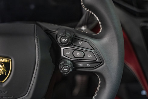 Used 2024 Lamborghini Revuelto image 39
