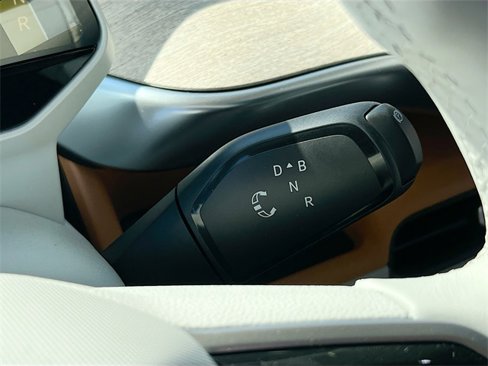 New 2025 Volkswagen ID. Buzz Pro S Plus image 17