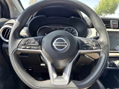 Used 2021 Nissan Versa SV image 14