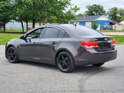 Used 2014 Chevrolet Cruze LS image 3