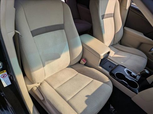 Used 2014 Toyota Camry LE image 16